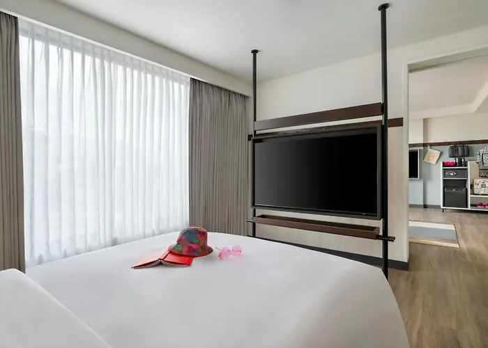 Moxy Hotel 4*
