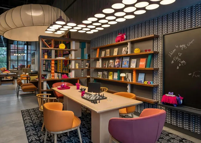 Moxy 4*