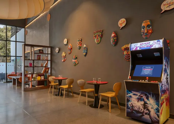 Moxy 4*
