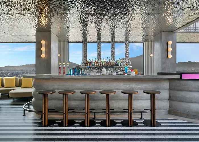 Hotel Moxy 4*